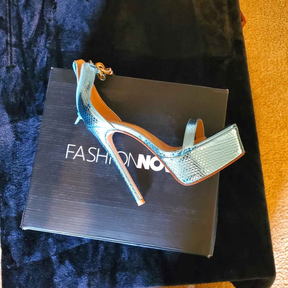 Shoes - Picture 2 of 3